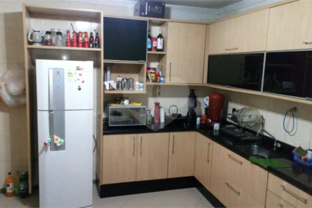 Sobrado à venda com 2 quartos em Jardim Rosemary, Cotia, SP