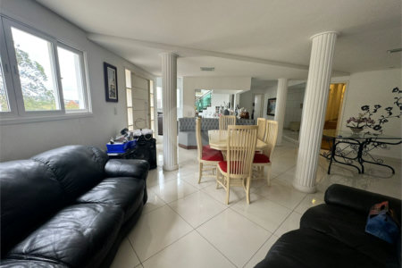 Casa à venda com 6 suítes no condomínio Arujá V, Arujá - SP