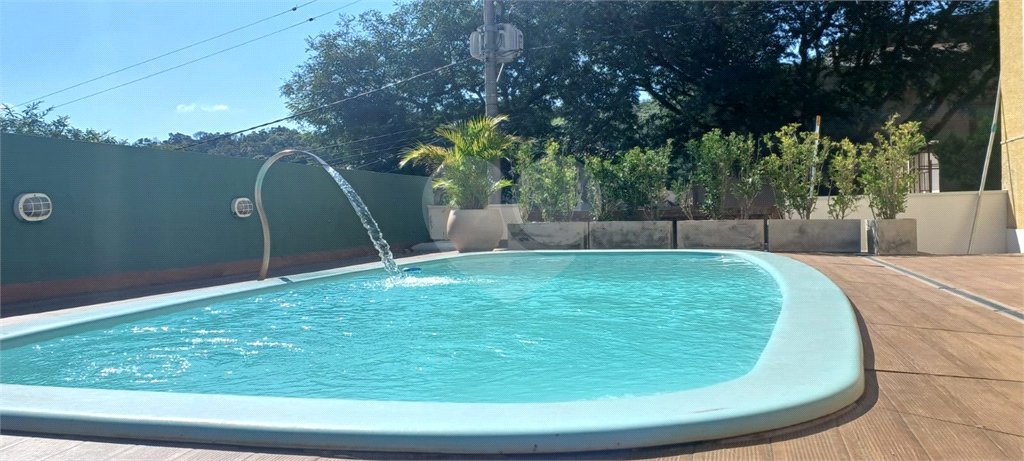 Casa à venda com 3 quartos, sendo 2 suítes, no condomínio Altos de São Roque, São Roque - SP