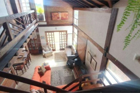 Casa à venda com 3 quartos, sendo 1 suíte, no condomínio Terras de São Francisco, Vinhedo - SP