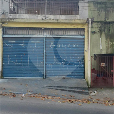 Sobrado à venda com 4 quartos em Vila Mira, São Paulo, SP
