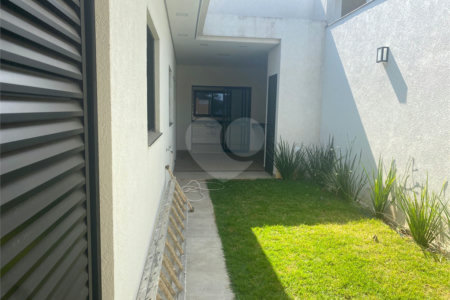 Casa à venda com 3 suítes no condomínio Condomíno Helena Maria, Sorocaba - SP
