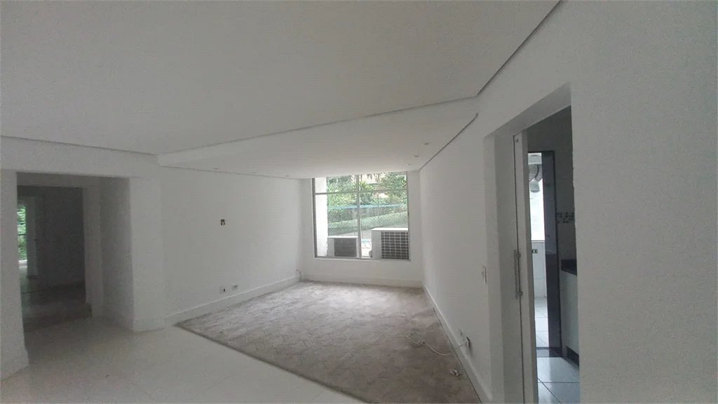 Apartamento à venda com 3 quartos, sendo 1 suíte, em Vila Andrade, São Paulo, SP