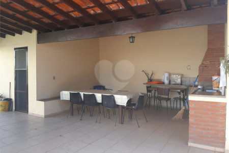 Casa à venda com 3 quartos, sendo 1 suíte, no Centro, Vinhedo, SP