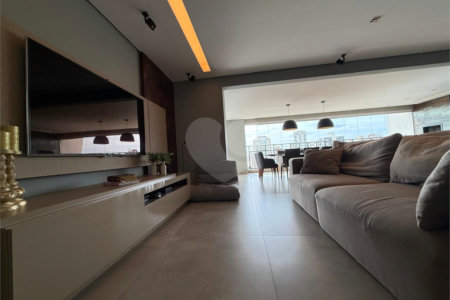 Apartamento à venda com 3 suítes em Santa Teresinha, São Paulo, SP
