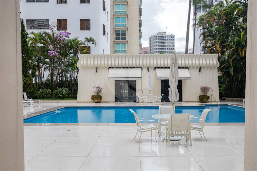 Apartamento à venda com 4 suítes em Jardim Paulistano, São Paulo, SP