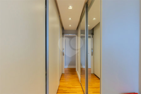 Apartamento à venda com 3 suítes em Chácara Santo Antônio, São Paulo, SP