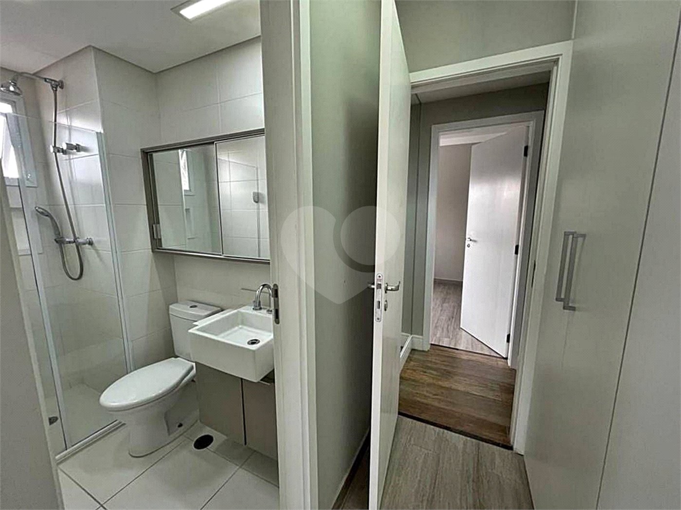 Apartamento à venda com 3 quartos, sendo 1 suíte,  em Vila Gomes Cardim, São Paulo, SP