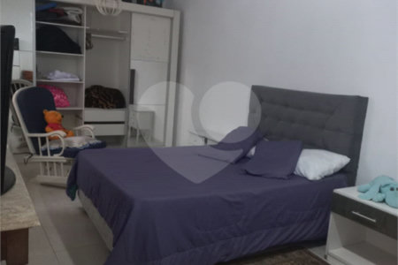 Casa Térrea à venda com 3 quartos, sendo 1 suíte,  em Vila Oliveira, Mogi das Cruzes, SP