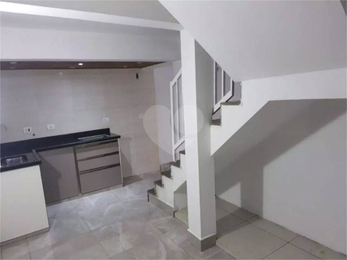 Casa à venda com 2 quartos, sendo 1 suíte, em Vila Leis, Itu, SP