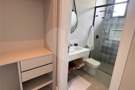 Casa à venda com 6 suítes no condomínio Vila Pinhal, Itirapina - SP