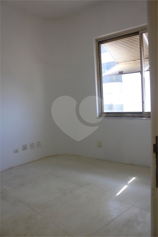 Triplex à venda com 5 quartos, sendo 3 suítes, em Santa Cecília, São Paulo, SP