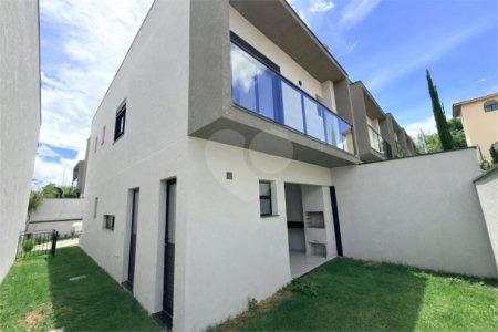 Casa à venda ou para alugar com 3 suítes no condomínio Mont Blanc Village, Vinhedo - SP