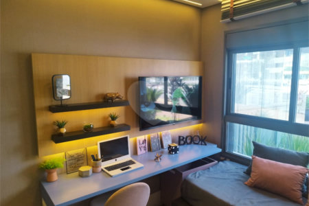 Apartamento à venda com 3 quartos, sendo 2 suítes,  em Jardim das Acácias, São Paulo, SP