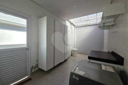 Casa à venda com 4 quartos, sendo 1 suíte, no condomínio Village Ipanema 2, Araçoiaba da Serra - SP