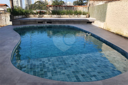 Casa à venda com 4 quartos, sendo 3 suítes, em Jardim Prudência, São Paulo, SP