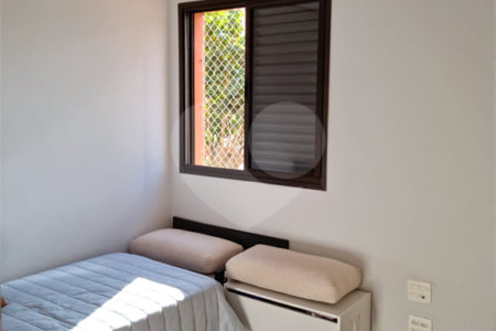 Apartamento à venda com 3 quartos, sendo 1 suíte, em Vila Olímpia, São Paulo, SP