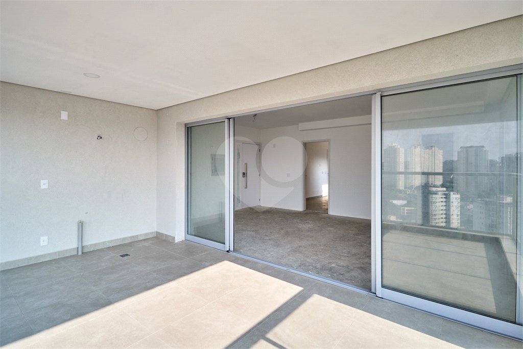 Apartamento à venda com 3 quartos, sendo 1 suíte, em Jardim Marajoara, São Paulo, SP