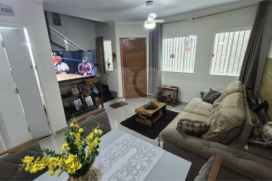 Casa à venda com 2 suítes no condomínio Simão Machado, São Paulo - SP