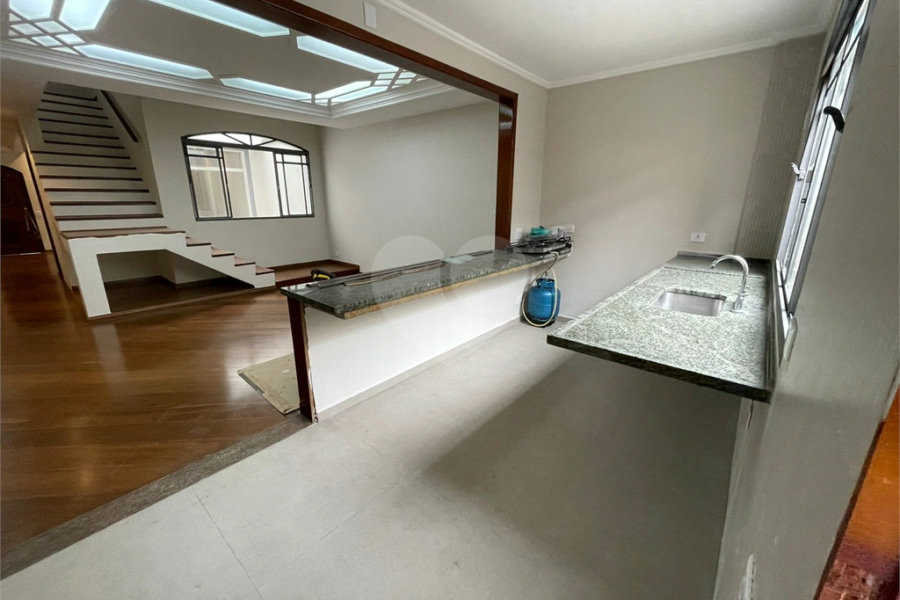 Sobrado à venda com 3 quartos, sendo 2 suítes, em Vila Palmeiras, São Paulo, SP