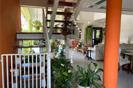 Casa à venda com 4 suítes no condomínio Portal do Sabiá, Araçoiaba da Serra - SP