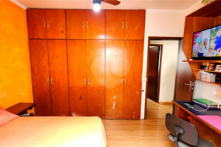 Casa à venda com 4 quartos, sendo 1 suíte, em Jardim Nova Época, Araraquara, SP