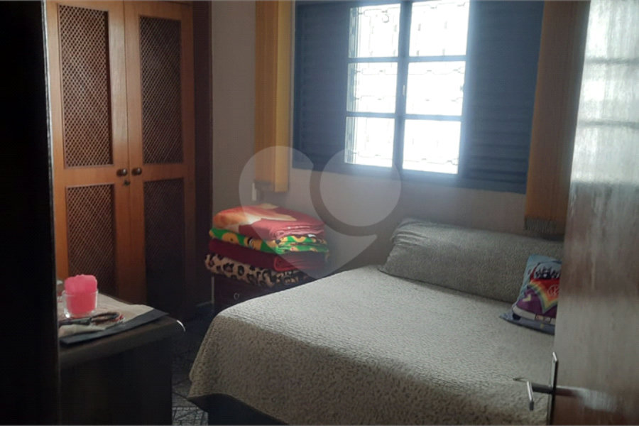 Sobrado à venda com 3 quartos em Jaraguá, São Paulo, SP
