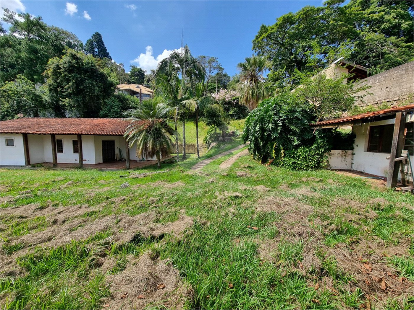 Casa à venda com 3 quartos, sendo 1 suíte, no condomínio São Joaquim, Vinhedo - SP