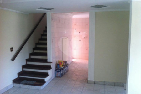 Sobrado à venda com 3 quartos, sendo 1 suíte, em Chora Menino, São Paulo, SP