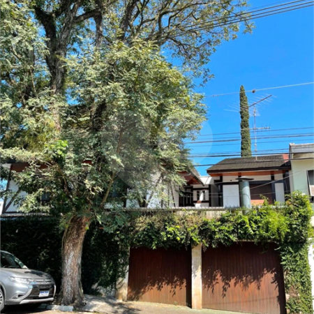 Sobrado à venda com 5 quartos, sendo 3 suítes, em Cidade Monções, São Paulo, SP