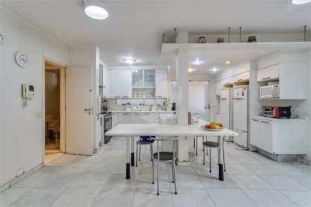 Casa à venda com 4 quartos, sendo 2 suítes, em Chácara Monte Alegre, São Paulo, SP