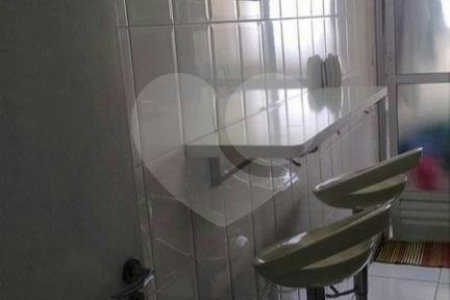Apartamento à venda com 3 quartos, sendo 1 suíte,  em Jardim Ester Yolanda, São Paulo, SP