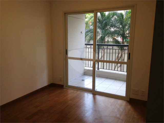Apartamento para alugar com 2 quartos, sendo 1 suíte,  em Vila Madalena, São Paulo, SP