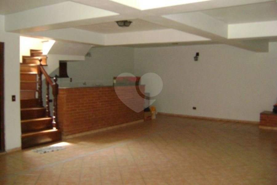 Sobrado à venda com 3 suítes em Vila Irmãos Arnoni, São Paulo, SP