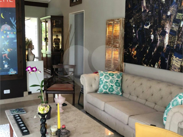 Casa Térrea à venda com 4 quartos, sendo 1 suíte,  em Roseira, Mairiporã, SP