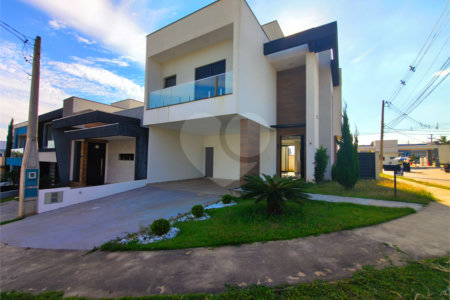 Casa à venda com 3 quartos, sendo 1 suíte, no condomínio Terras de São Francisco, Sorocaba - SP