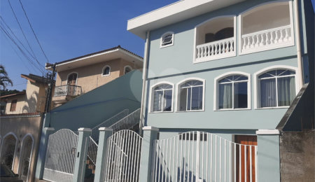 Sobrado à venda com 4 quartos, sendo 2 suítes,  em Tremembé, São Paulo, SP