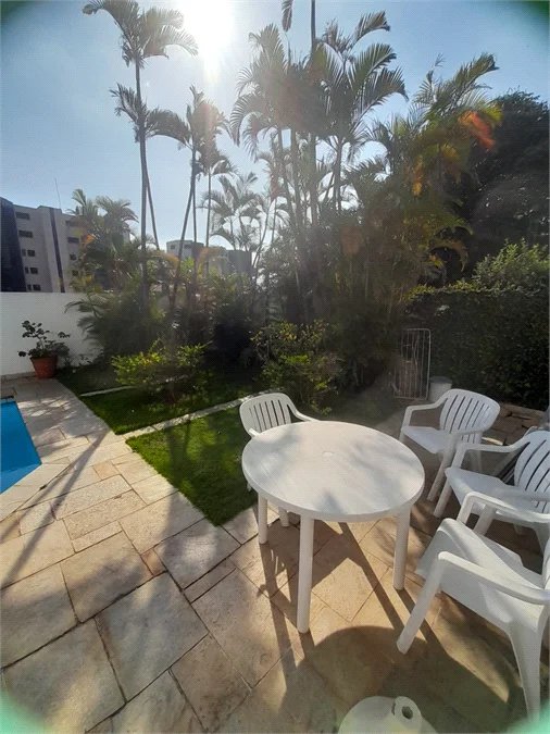 Casa para alugar com 3 quartos, sendo 1 suíte,  em Vila Sônia, São Paulo, SP