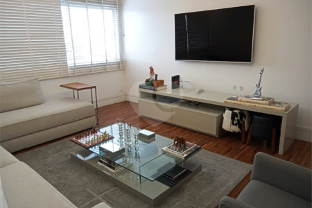 Apartamento à venda com 3 quartos, sendo 1 suíte, em Higienópolis, São Paulo, SP