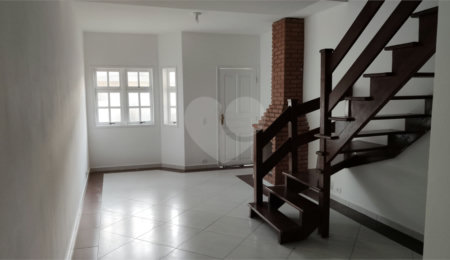 Casa à venda com 2 suítes no condomínio Village Palmas, São Paulo - SP