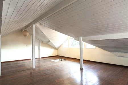 Casa à venda com 4 quartos, sendo 2 suítes, no condomínio Lake Louise, São Paulo - SP