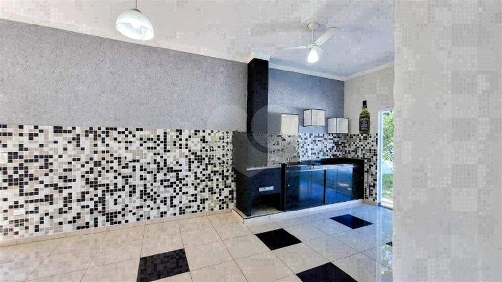 Casa à venda com 3 quartos, sendo 1 suíte, no condomínio Mirante dos Ipes, Salto - SP