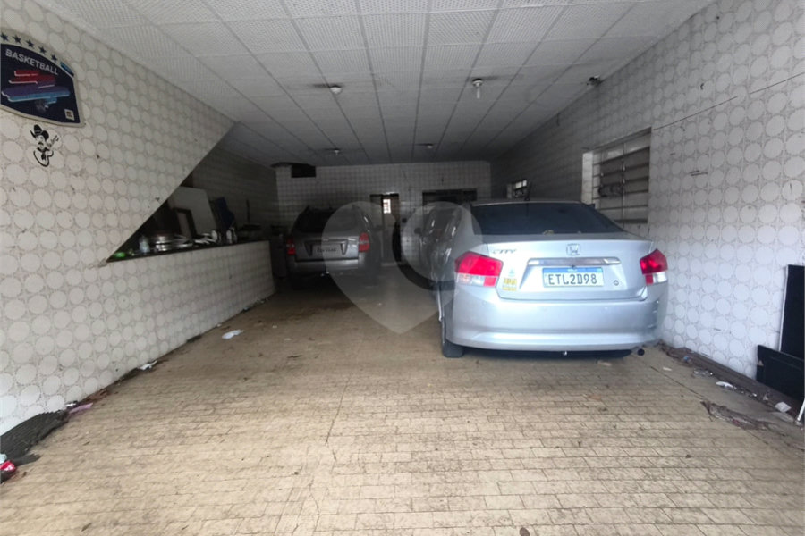 Sobrado à venda com 8 quartos, sendo 2 suítes, em Parada Inglesa, São Paulo, SP