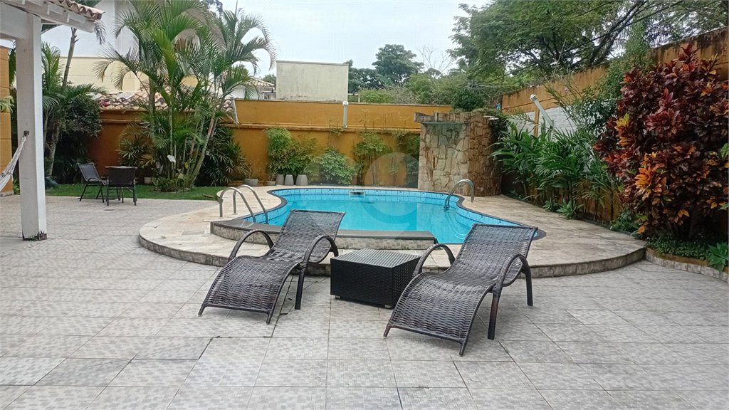 Casa à venda com 4 quartos, sendo 2 suítes, no condomínio Canamari, São Paulo - SP