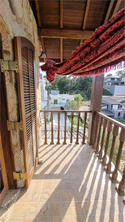 Casa à venda com 4 quartos, sendo 2 suítes, no condomínio Aruã Eco Park, Mogi das Cruzes - SP