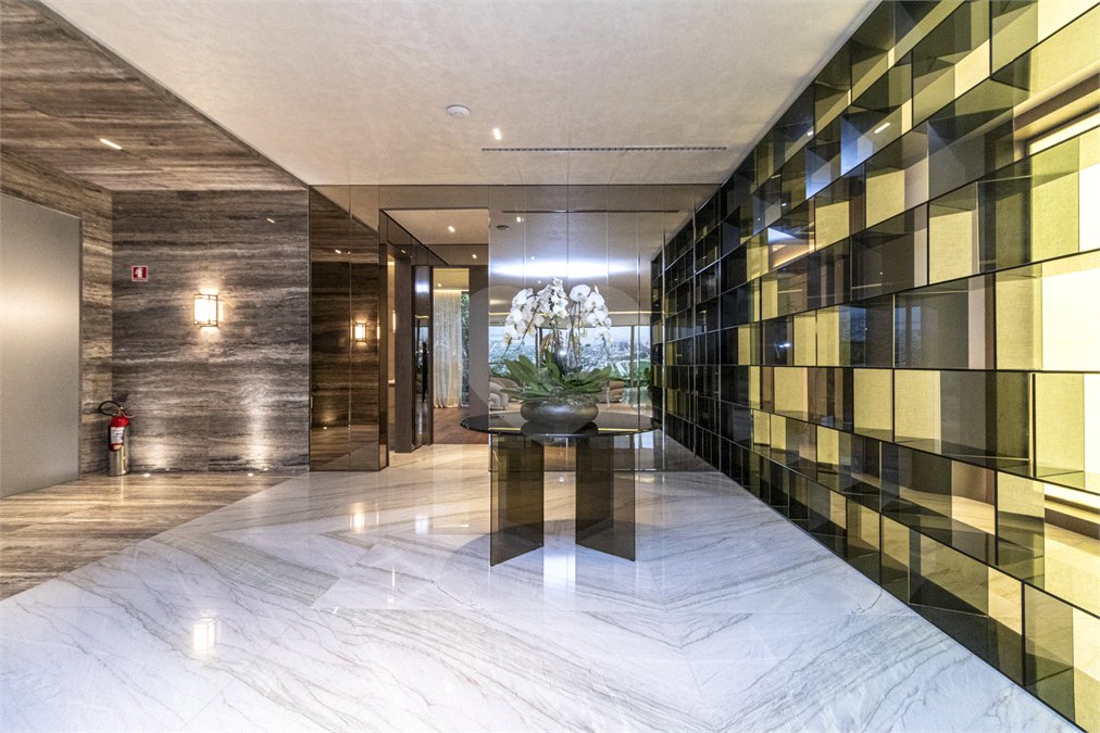 Apartamento à venda com 4 suítes em Jardim Guedala, São Paulo, SP