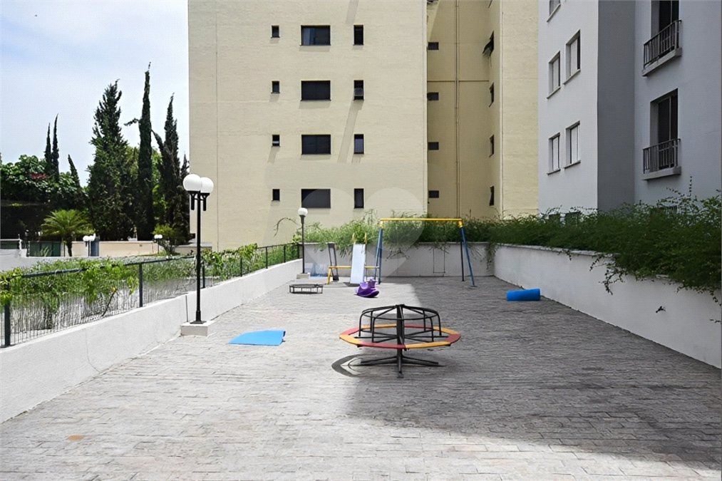 Apartamento à venda com 3 quartos em Caxingui, São Paulo, SP