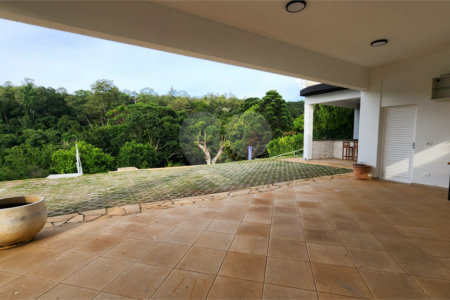 Casa à venda com 5 quartos, sendo 2 suítes, no condomínio Residencial Jardim Primavera, Louveira - SP