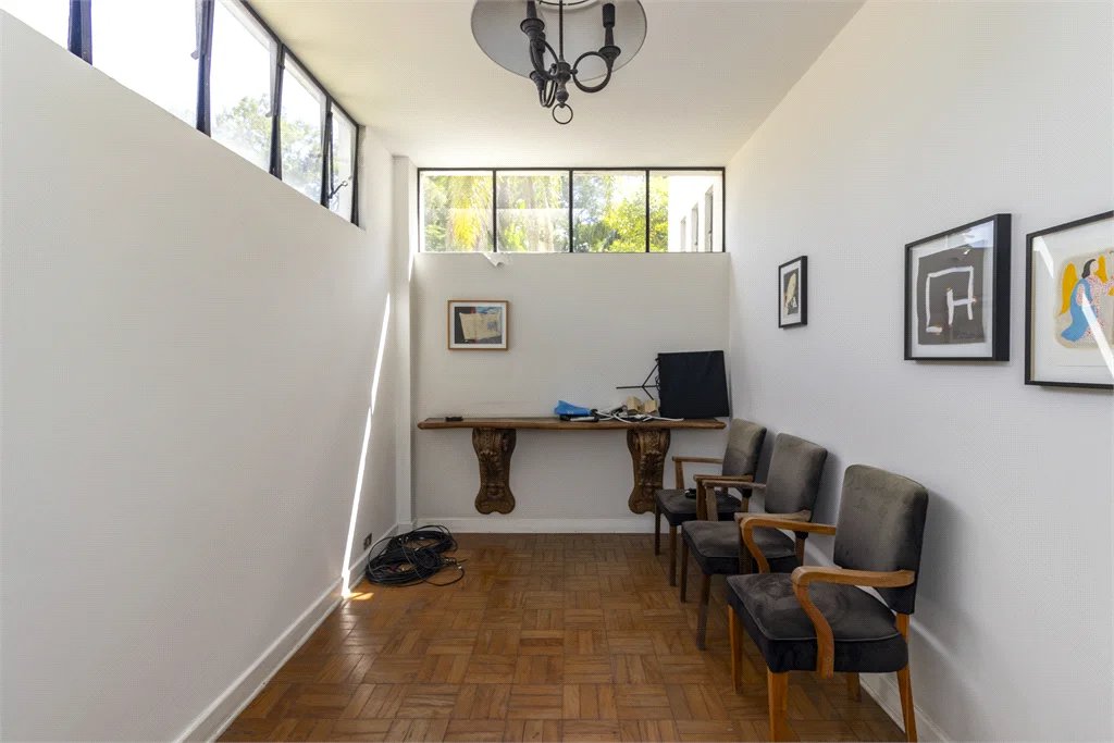 Sobrado à venda com 4 quartos, sendo 2 suítes, em Vila Morumbi, São Paulo, SP