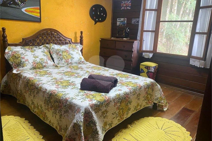 Casa à venda com 3 quartos, sendo 1 suíte, no condomínio Associação Reserva das Hortênsias, Mairiporã - SP